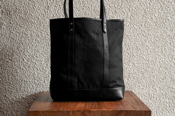 Slim Tote/Black - Waxed Twill - 2 Weeks Preorder