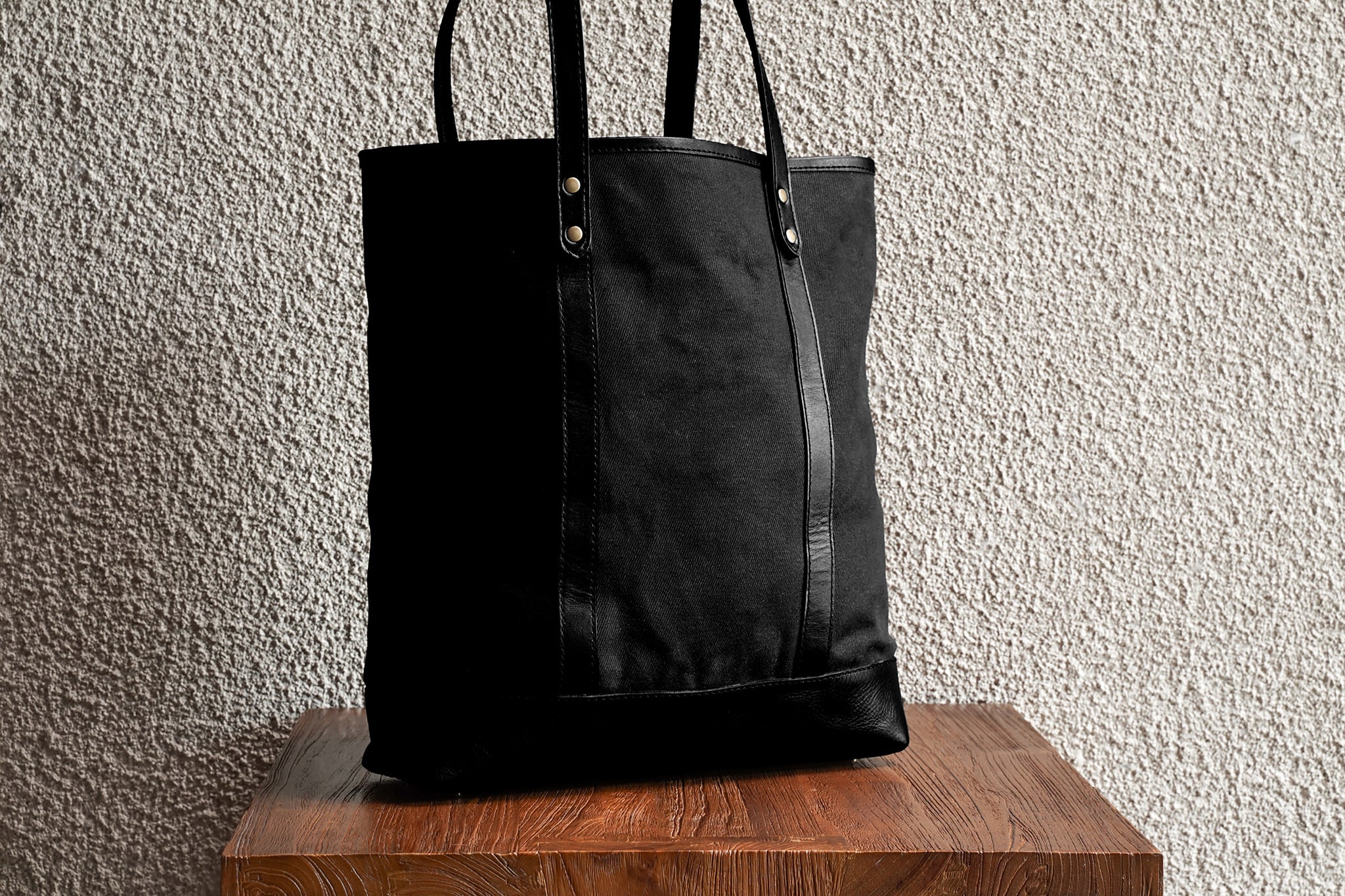 Slim Tote/Black - Waxed Twill - 2 Weeks Preorder