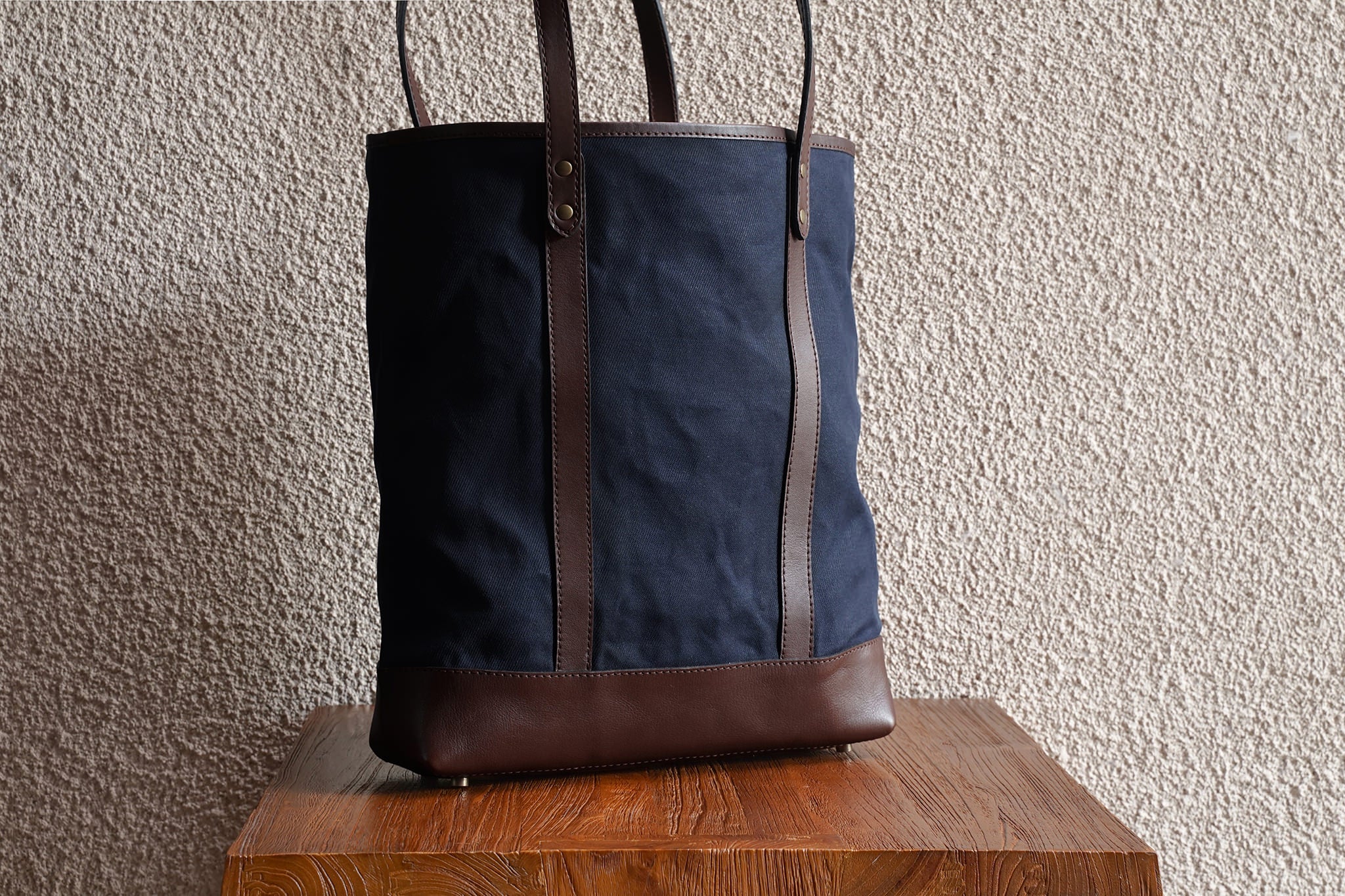 Slim Tote/Navy - Waxed Twill - 2 Weeks Preorder